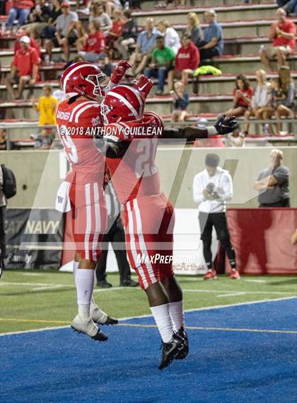 Thumbnail 2 in Mater Dei vs. Bishop Amat photogallery.