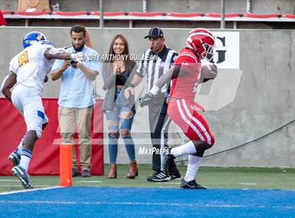 Thumbnail 2 in Mater Dei vs. Bishop Amat photogallery.