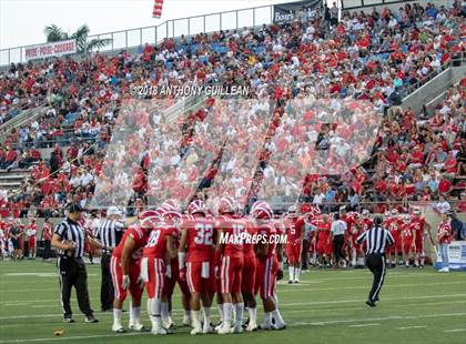Thumbnail 1 in Mater Dei vs. Bishop Amat photogallery.