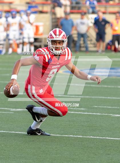 Thumbnail 3 in Mater Dei vs. Bishop Amat photogallery.