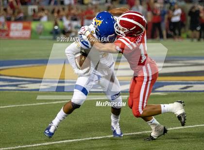 Thumbnail 2 in Mater Dei vs. Bishop Amat photogallery.