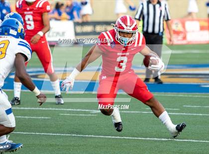 Thumbnail 1 in Mater Dei vs. Bishop Amat photogallery.