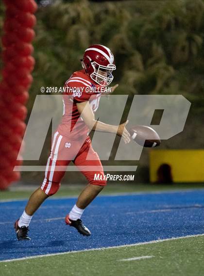 Thumbnail 2 in Mater Dei vs. Bishop Amat photogallery.