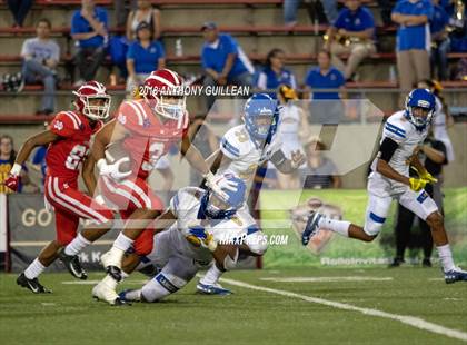 Thumbnail 1 in Mater Dei vs. Bishop Amat photogallery.
