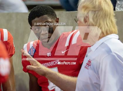 Thumbnail 1 in Mater Dei vs. Bishop Amat photogallery.