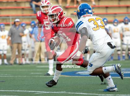 Thumbnail 1 in Mater Dei vs. Bishop Amat photogallery.