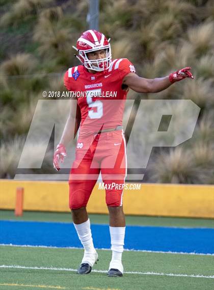 Thumbnail 2 in Mater Dei vs. Bishop Amat photogallery.
