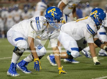 Thumbnail 2 in Mater Dei vs. Bishop Amat photogallery.
