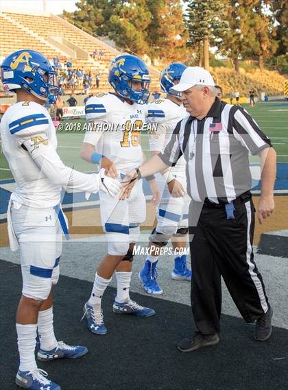 Thumbnail 1 in Mater Dei vs. Bishop Amat photogallery.