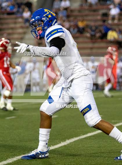 Thumbnail 3 in Mater Dei vs. Bishop Amat photogallery.