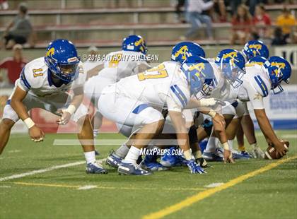Thumbnail 1 in Mater Dei vs. Bishop Amat photogallery.