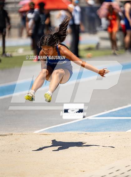 Thumbnail 2 in CIF Southern Section Division 1 Prelims photogallery.