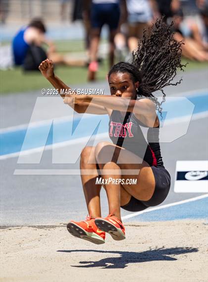 Thumbnail 2 in CIF Southern Section Division 1 Prelims photogallery.