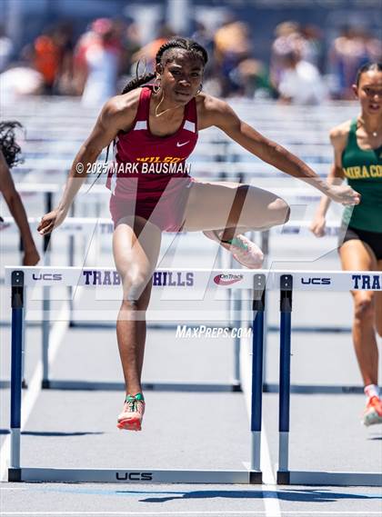 Thumbnail 3 in CIF Southern Section Division 1 Prelims photogallery.