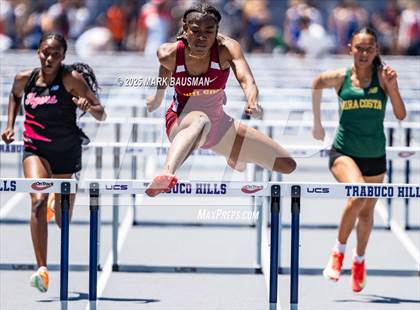 Thumbnail 2 in CIF Southern Section Division 1 Prelims photogallery.
