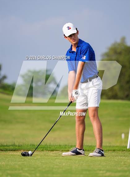 Thumbnail 2 in UIL 4A Golf Finals photogallery.
