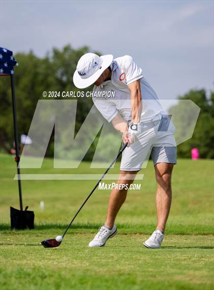 Thumbnail 2 in UIL 4A Golf Finals photogallery.