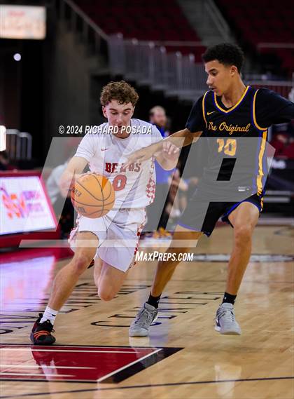 Thumbnail 2 in Selma vs. Clovis photogallery.