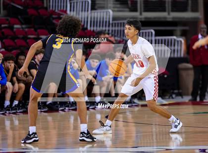 Thumbnail 1 in Selma vs. Clovis photogallery.