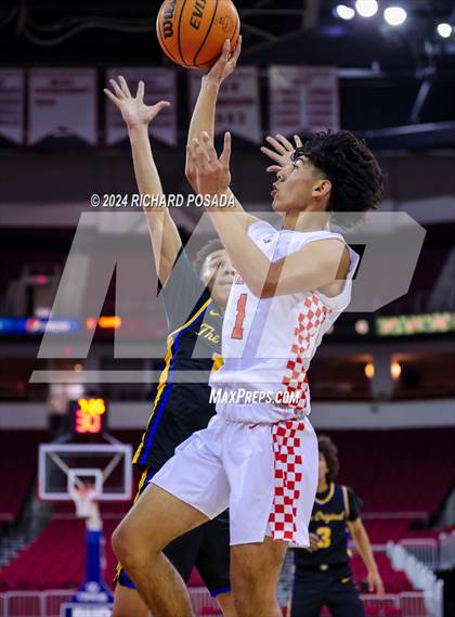 Thumbnail 3 in Selma vs. Clovis photogallery.