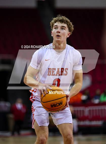 Thumbnail 2 in Selma vs. Clovis photogallery.
