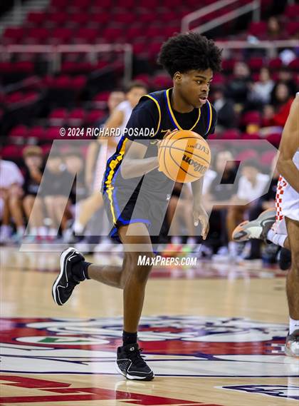 Thumbnail 1 in Selma vs. Clovis photogallery.