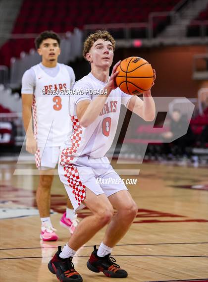 Thumbnail 1 in Selma vs. Clovis photogallery.