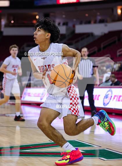 Thumbnail 1 in Selma vs. Clovis photogallery.