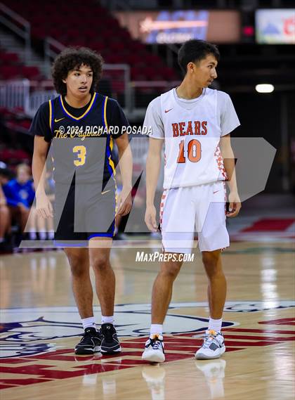 Thumbnail 3 in Selma vs. Clovis photogallery.