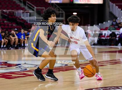 Thumbnail 2 in Selma vs. Clovis photogallery.