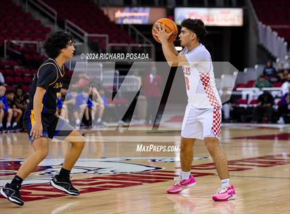 Thumbnail 3 in Selma vs. Clovis photogallery.