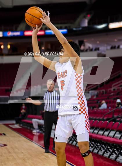 Thumbnail 1 in Selma vs. Clovis photogallery.