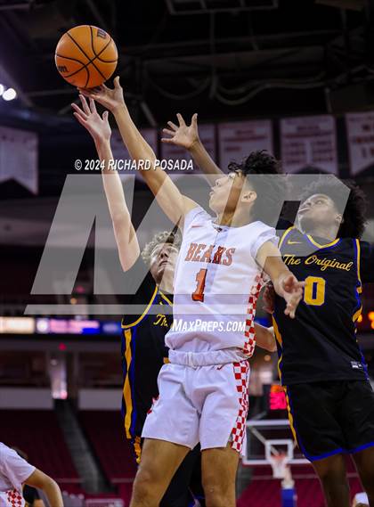 Thumbnail 3 in Selma vs. Clovis photogallery.