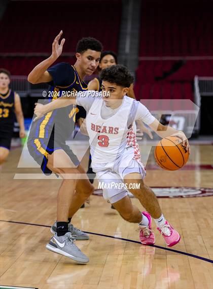 Thumbnail 2 in Selma vs. Clovis photogallery.