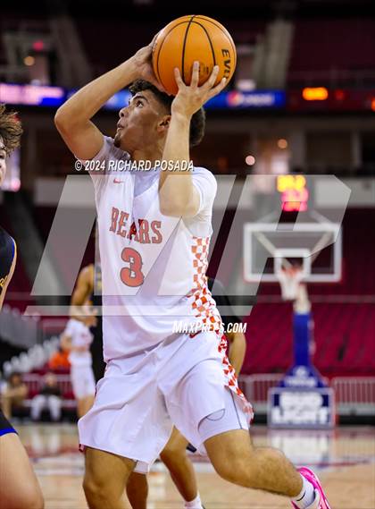 Thumbnail 1 in Selma vs. Clovis photogallery.
