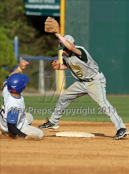 Thumbnail 2 in Bacon Academy @ New London (ECC Quaterfinal) photogallery.