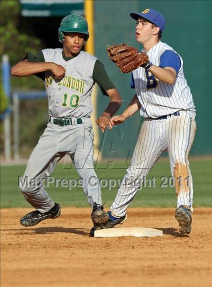 Thumbnail 3 in Bacon Academy @ New London (ECC Quaterfinal) photogallery.