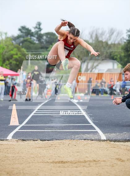 Thumbnail 1 in Bryan Bradley Viking Track Classic (Long Jump) photogallery.