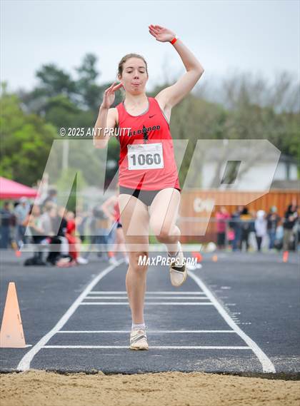 Thumbnail 1 in Bryan Bradley Viking Track Classic (Long Jump) photogallery.