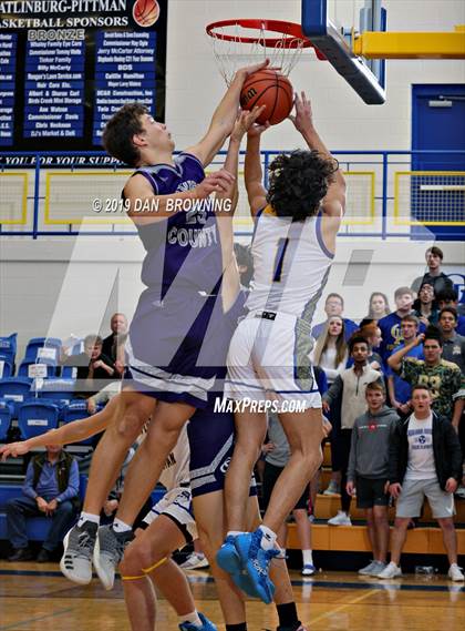 Thumbnail 3 in Sevier County @ Gatlinburg-Pittman photogallery.