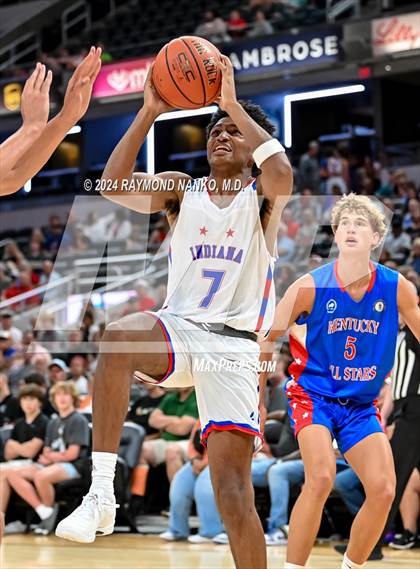 Thumbnail 2 in Indiana vs Kentucky All-Stars photogallery.