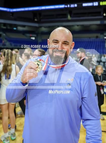 Thumbnail 3 in Decatur vs. La Vega (UIL 4A Basketball Division I Final Medal Ceremony) photogallery.