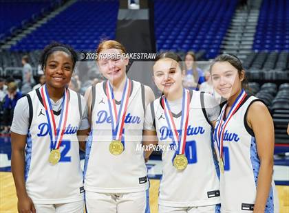 Thumbnail 3 in Decatur vs. La Vega (UIL 4A Basketball Division I Final Medal Ceremony) photogallery.