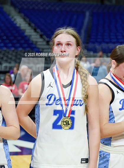 Thumbnail 1 in Decatur vs. La Vega (UIL 4A Basketball Division I Final Medal Ceremony) photogallery.