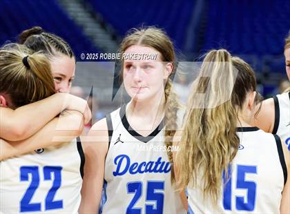 Thumbnail 2 in Decatur vs. La Vega (UIL 4A Basketball Division I Final Medal Ceremony) photogallery.