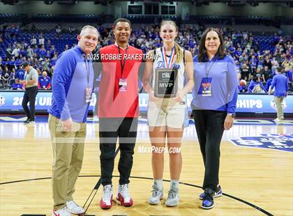 Thumbnail 2 in Decatur vs. La Vega (UIL 4A Basketball Division I Final Medal Ceremony) photogallery.