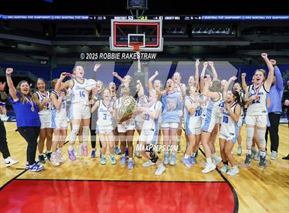 Thumbnail 1 in Decatur vs. La Vega (UIL 4A Basketball Division I Final Medal Ceremony) photogallery.