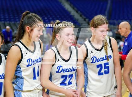 Thumbnail 1 in Decatur vs. La Vega (UIL 4A Basketball Division I Final Medal Ceremony) photogallery.