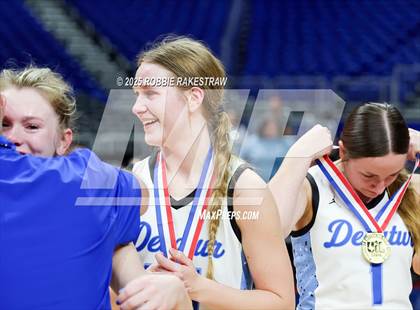 Thumbnail 2 in Decatur vs. La Vega (UIL 4A Basketball Division I Final Medal Ceremony) photogallery.