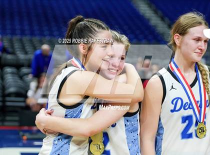 Thumbnail 3 in Decatur vs. La Vega (UIL 4A Basketball Division I Final Medal Ceremony) photogallery.